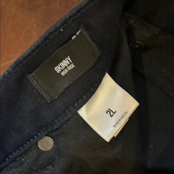 🌻3/$15🌻 Express Jeans - Picture 3 of 10